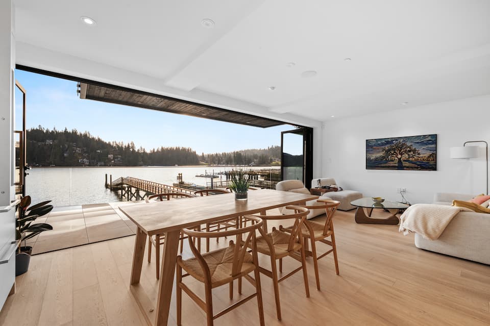 A glass-fronted house on Deep Cove, North Vancouver, British Columbia, Canada, photo 10 of 10