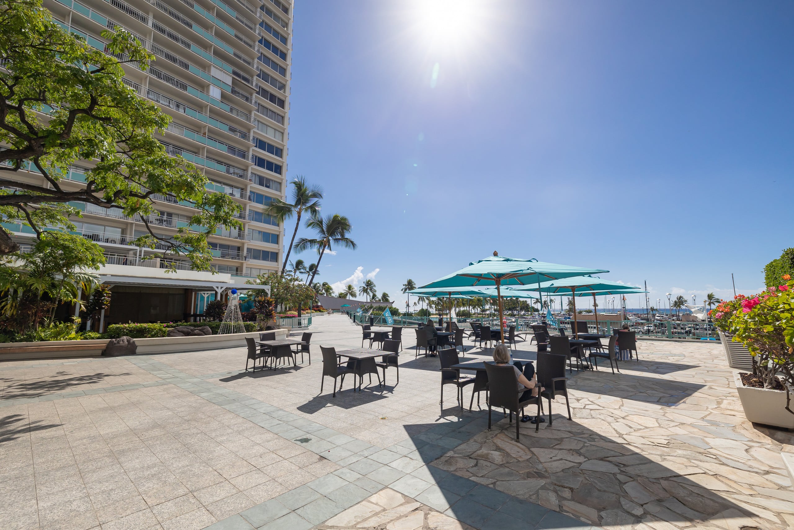 Condo in Honolulu · ★4.7 · Studio · 2 beds · 1 private bath - Image 41