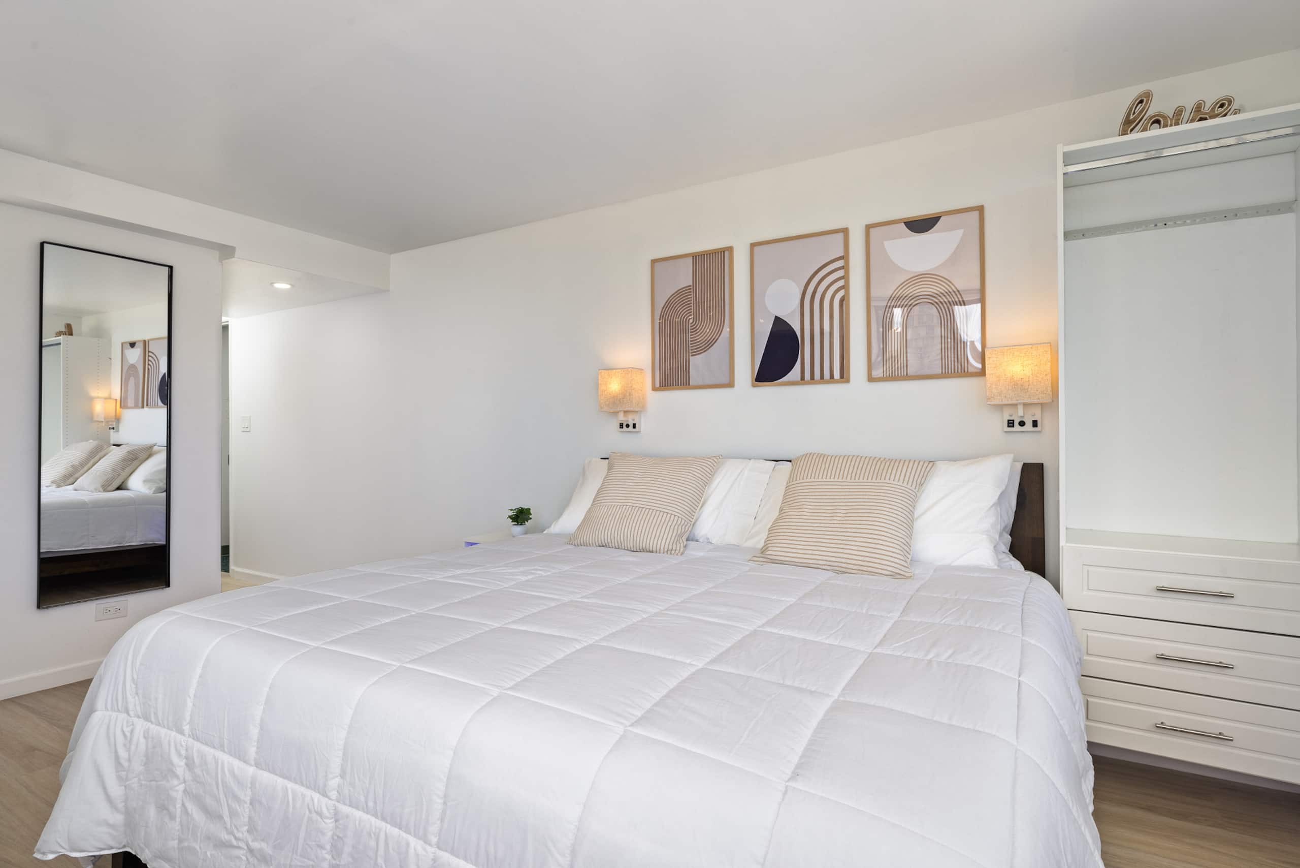 Ocean Breeze Waikiki Corner Oasis - Image 14