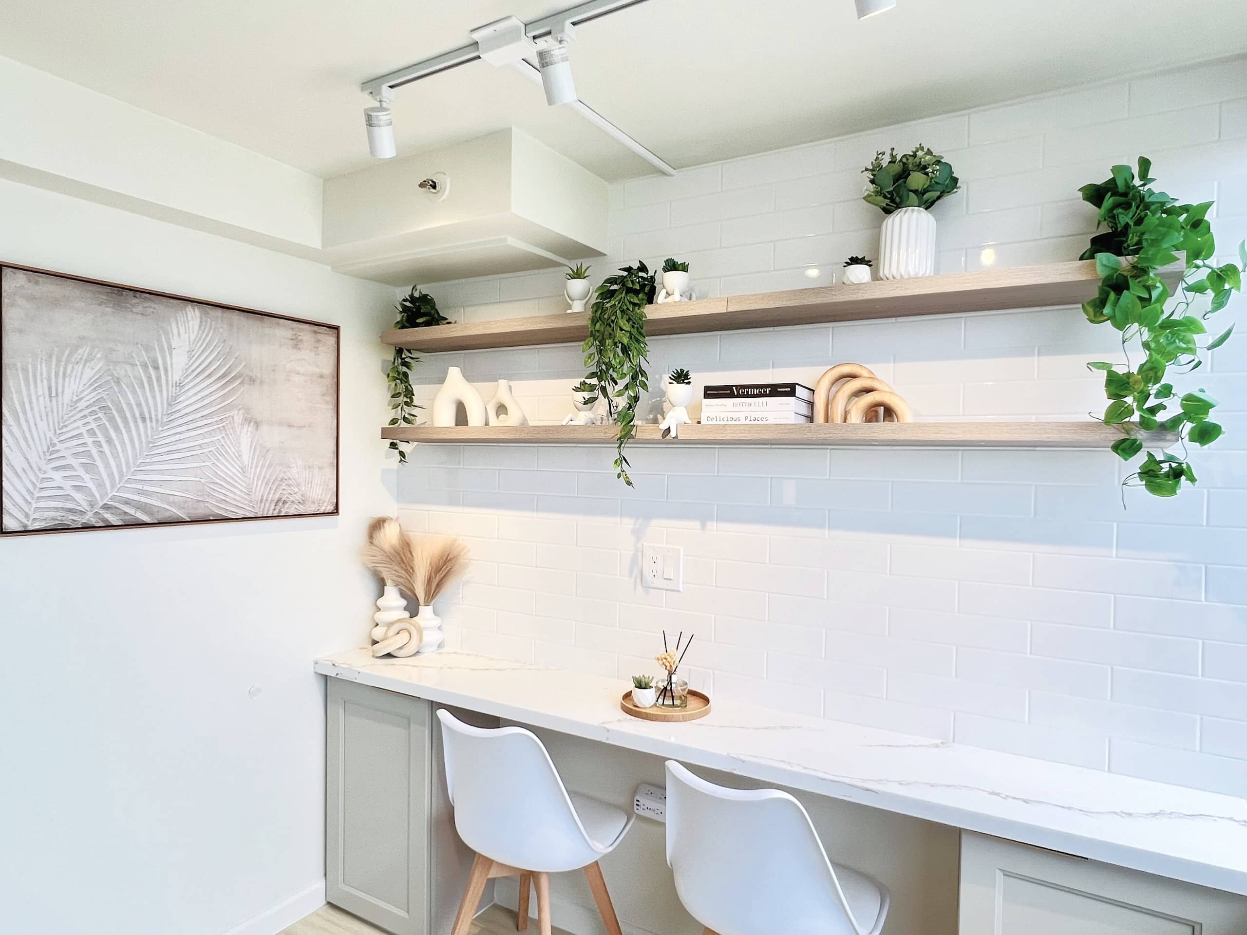 Skyline Serenity: Waikiki Mountain View Studio - Image 17