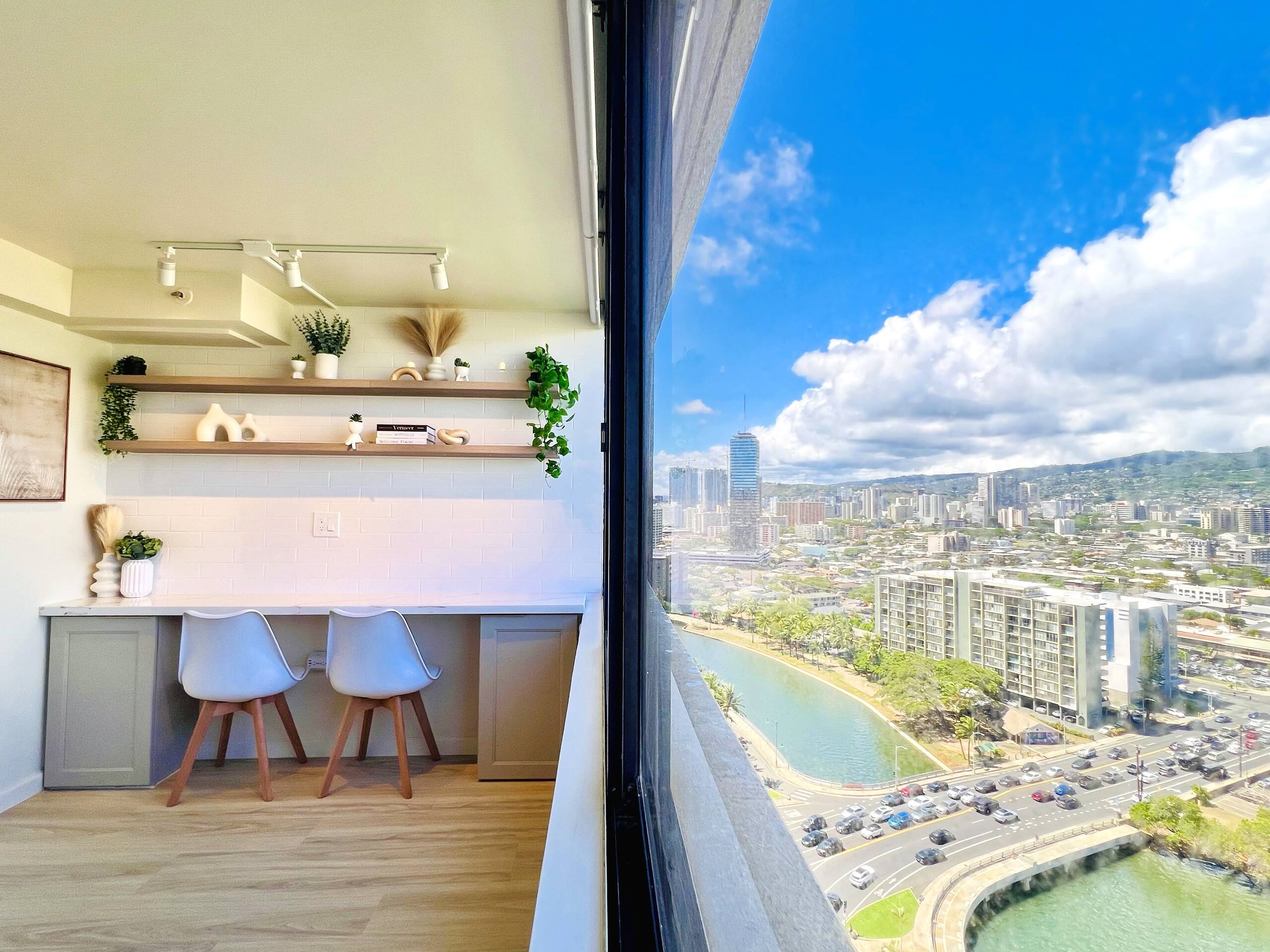 Skyline Serenity: Waikiki Mountain View Studio - Image 4