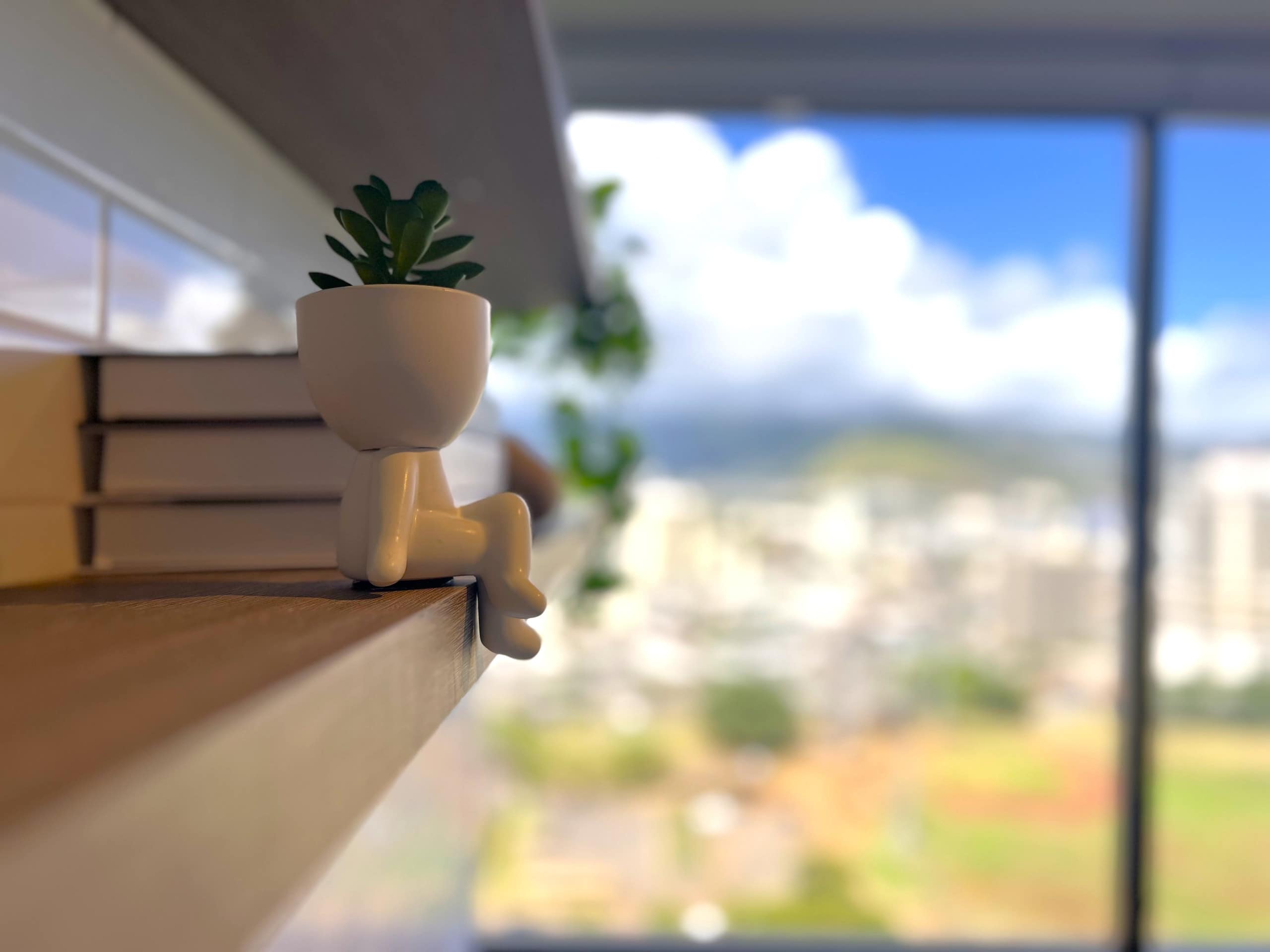 Skyline Serenity: Waikiki Mountain View Studio - Image 6