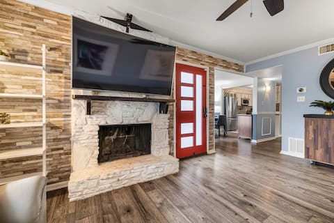 Popular Airbnb listing: 3 Beds ~ Austin ~ Hot Tub ~ Washer/Dryer ~ Garage in Parker Lane