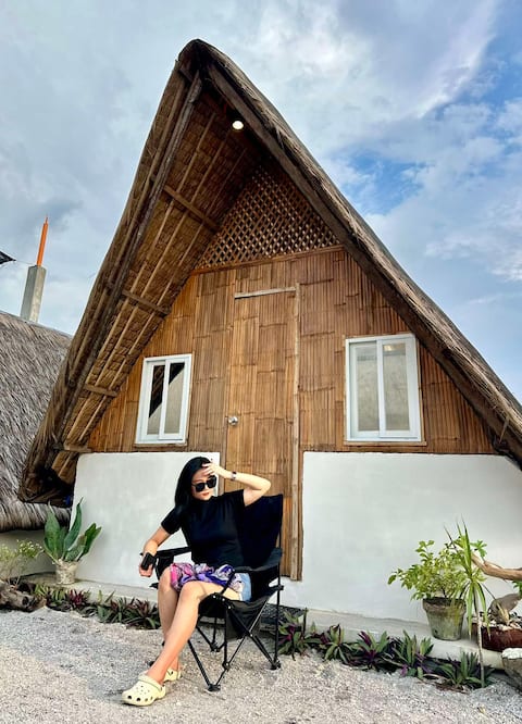 Villa Iluminada beachfront big family resthouse