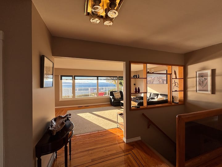 Sunset Shores Retreat - Vancouver Island