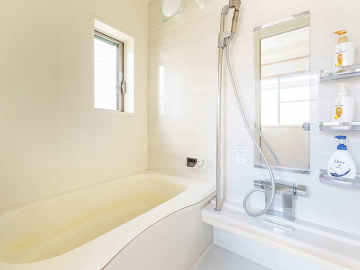 ・【バスルーム】シャンプー・コンディショナー・ボディソープをご用意しております