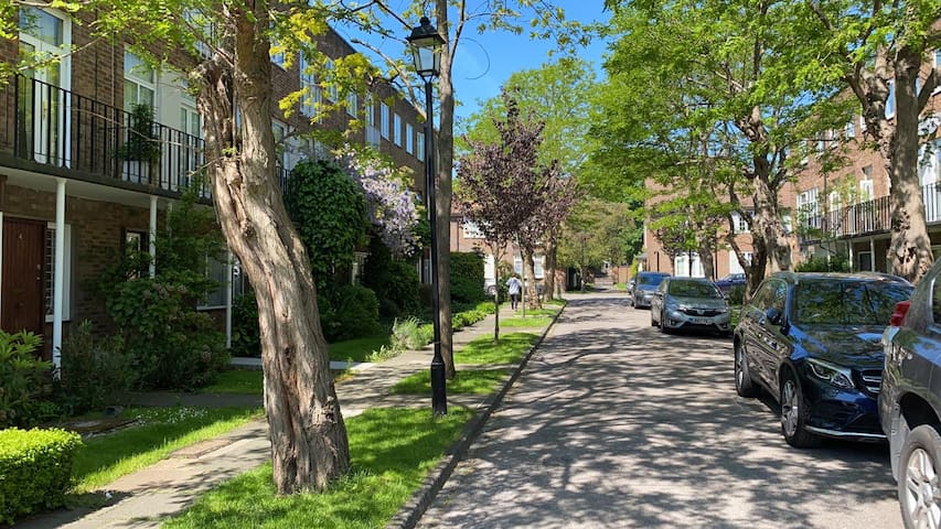 St John’s Wood, 4 bed spacious house with garden