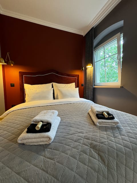 Apartment retroPIERROT with parking at Palmiarnia