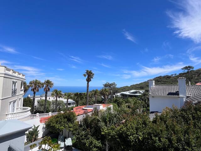 Camps Bay Home By The Beach