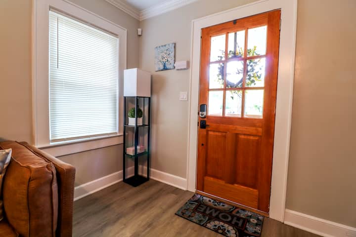 Azaleas Cottage Close To Uncg/coliseum/downtown - Greensboro, NC