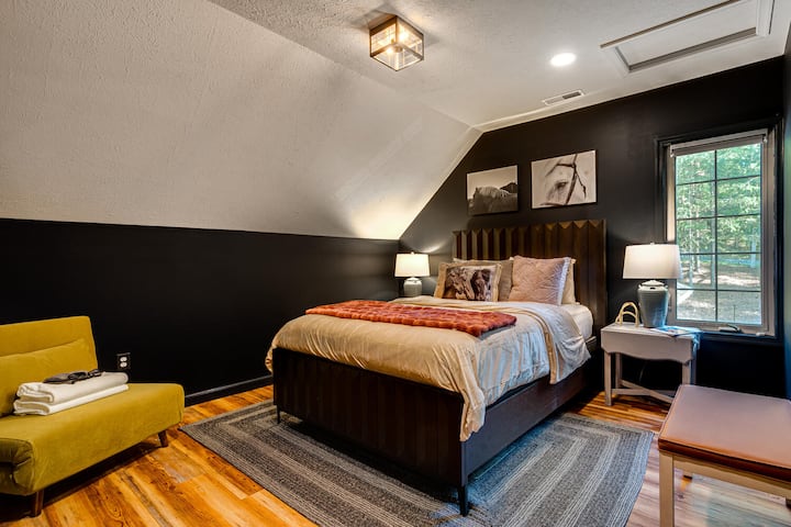 One of two Second Floor ("The Loft") Queen Bedrooms, with Twin Pullout.