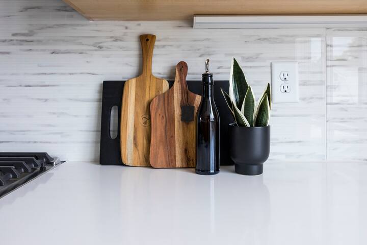 NEW! Modern Luxe – Minutes to DT NASH gallery image 5