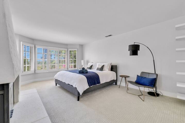 Mediterranean Style Home · Ultimate Luxury Escape! gallery image 5