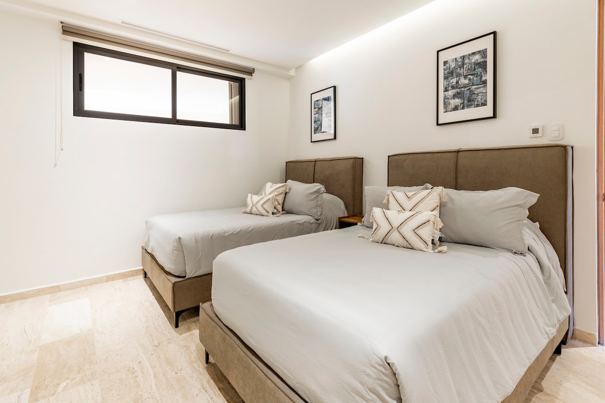 Спалня № 2 - Две двойни легла