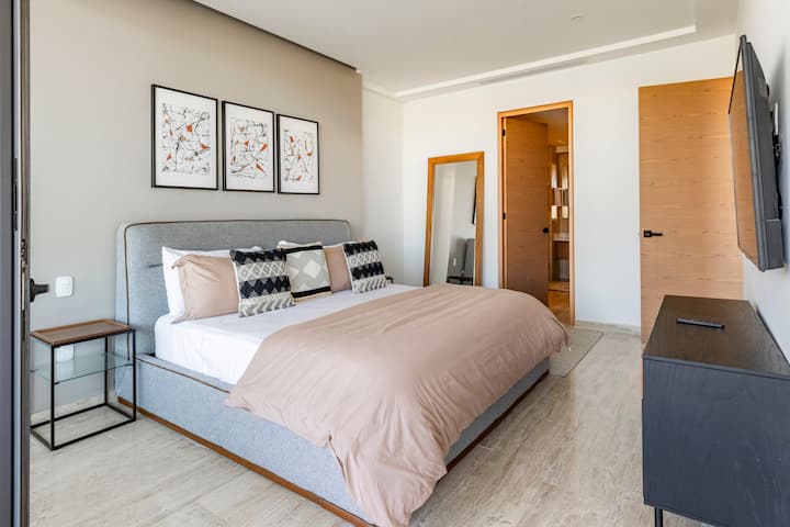 1号卧室-加大双人床 