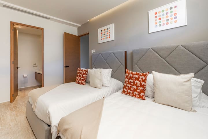 卧室5 -两张双人床