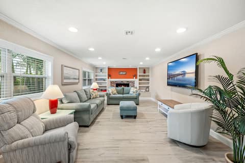 Top performing Airbnb: Private heated pool near beach in Indian Harbour Beach