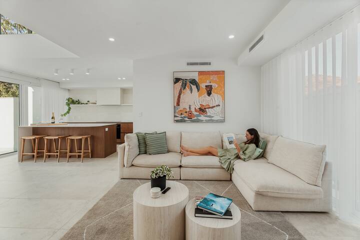 Pura Vida Retreat – with pool gallery image 4