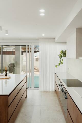 Pura Vida Retreat – with pool gallery image 5