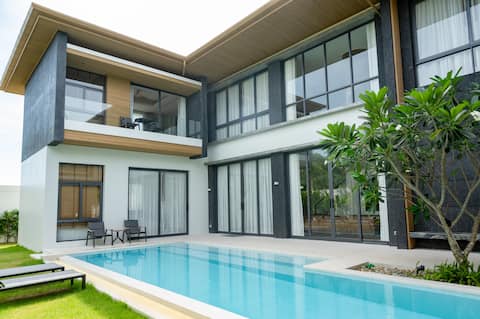 Luxury Pool Villa in Central Elite Area, 3'to Pier