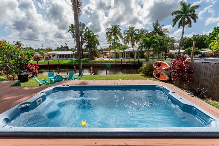 Waterfront home/min to Beach/Heated Hottub/Firepit gallery image 3