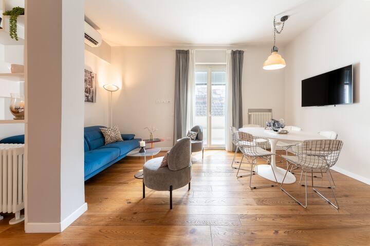 Ponte Vecchio Guelfo with balcony gallery image 5