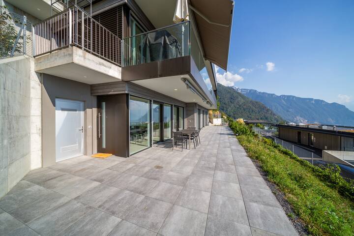 Modern 5-Star Stay in Glion | Underfloor Heating gallery image 4
