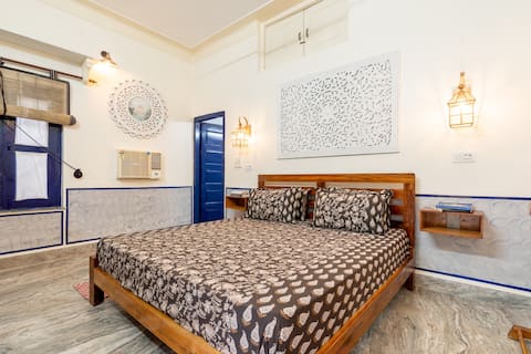 "Heritage & Central"  Room at Gopagiri Homestay