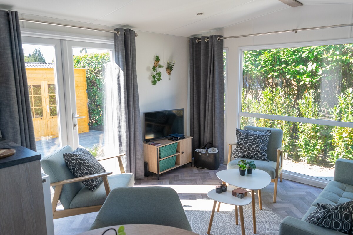 Successful Airbnb property: Comfortable 4-person chalet in Voorthuizen in Wijk 55 Voorthuizen