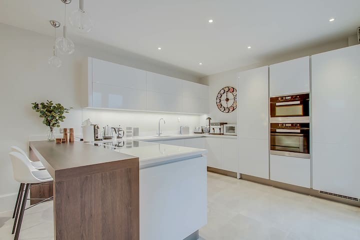 Luxury 5 Bed Notting Hill House Nr Portobello Road gallery image 4