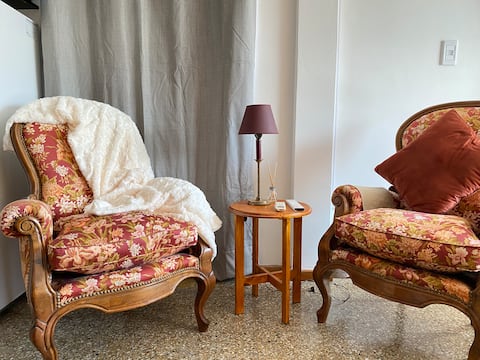 Top Airbnb: Studio with natural light, in the heart of Mendoza in Departamento Capital