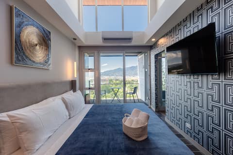 New Studio Near the Airport Hub