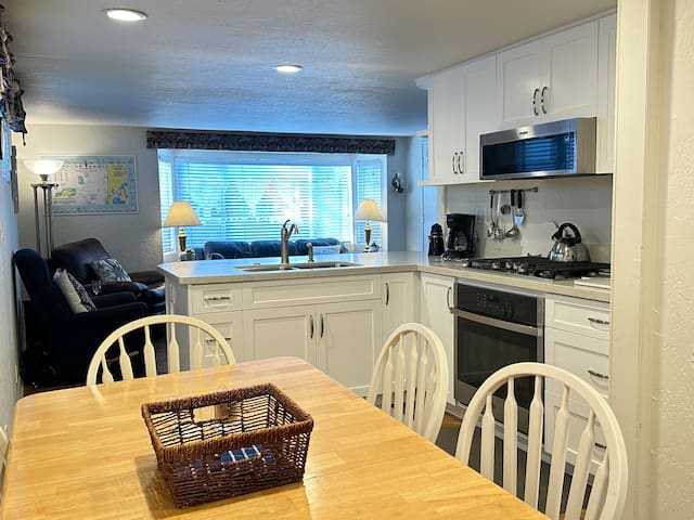 Cozy Cottage on Beautiful Catalina Island