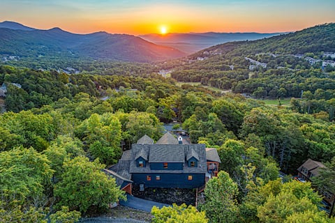 Leaf Peeping Views | HotTub| Games|Theater| Sauna