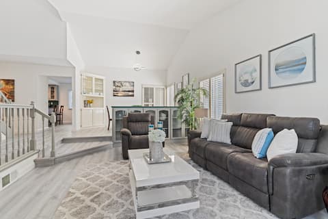 Modern & Spacious • 4BR Newly Remodeled with Pool