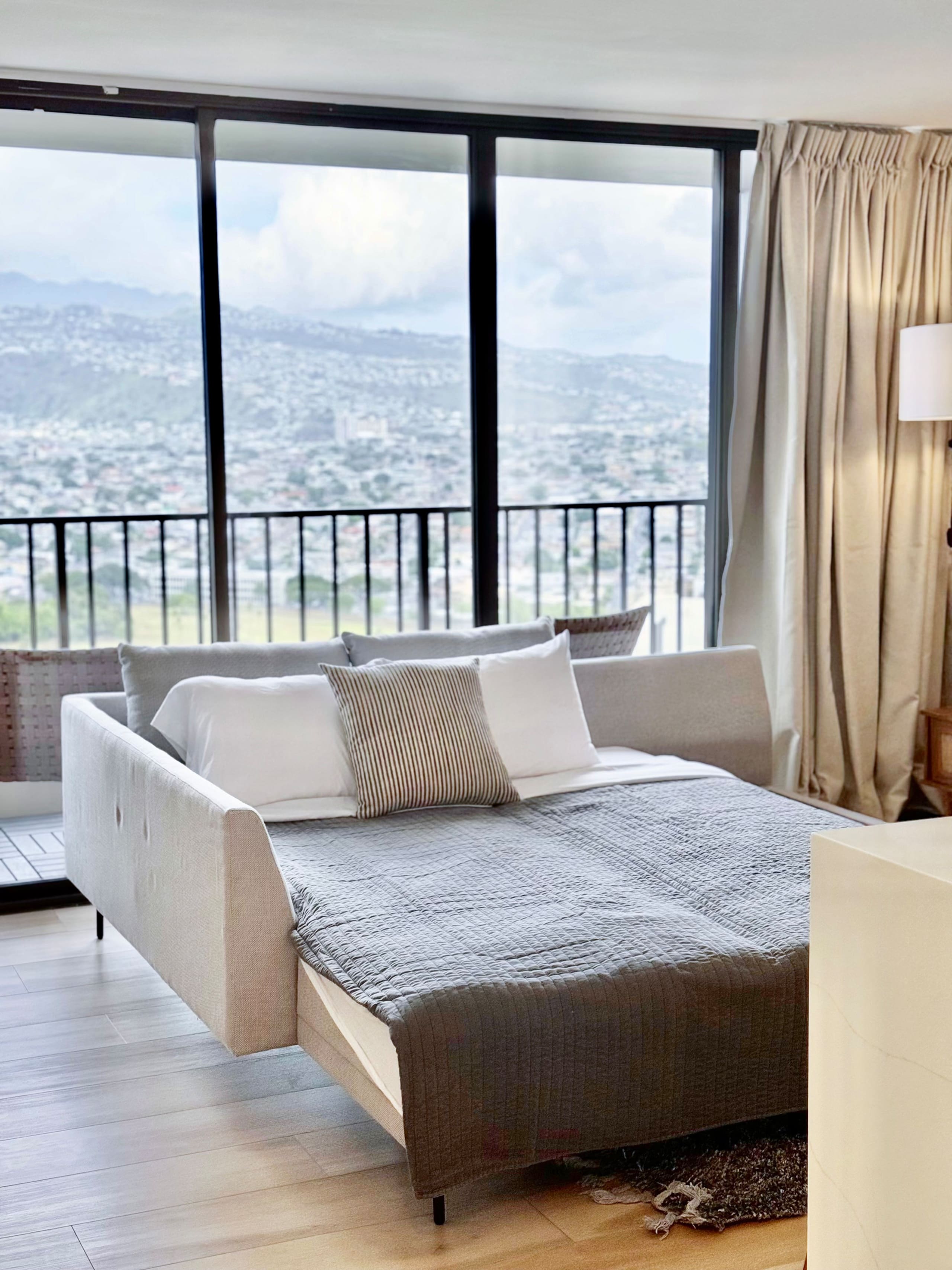 33FL-Renovated Elegant Waikiki 1BR+Free Parking - Image 15