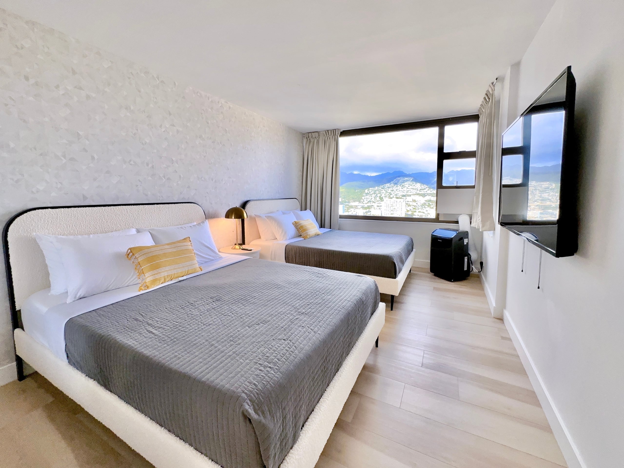 33FL-Renovated Elegant Waikiki 1BR+Free Parking - Image 7