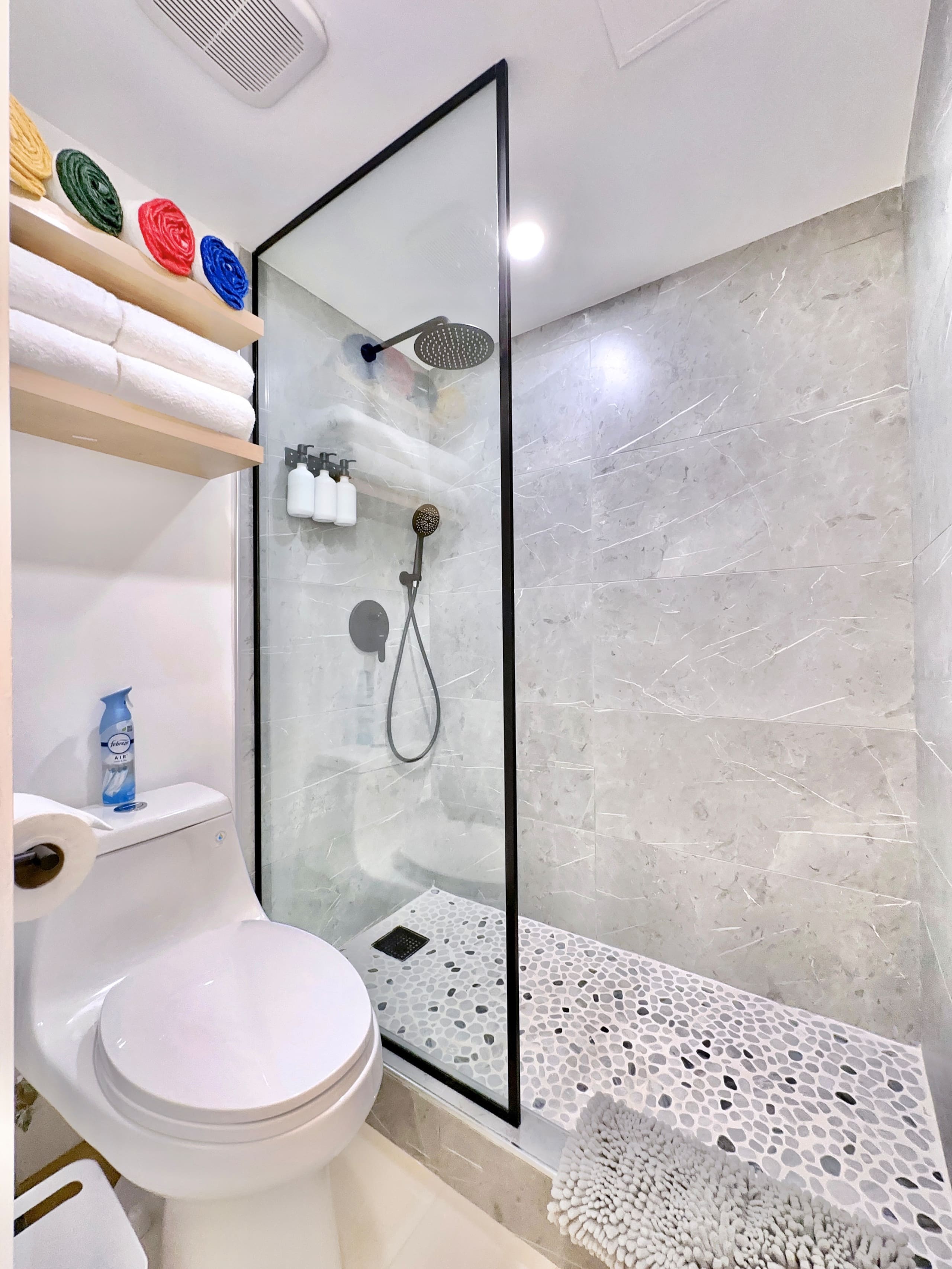 33FL-Renovated Elegant Waikiki 1BR+Free Parking - Image 5