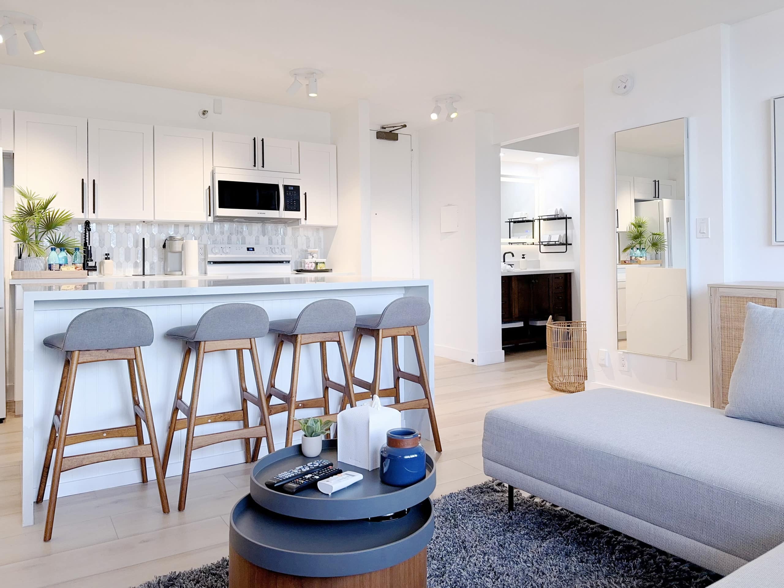 33FL-Renovated Elegant Waikiki 1BR+Free Parking - Image 14