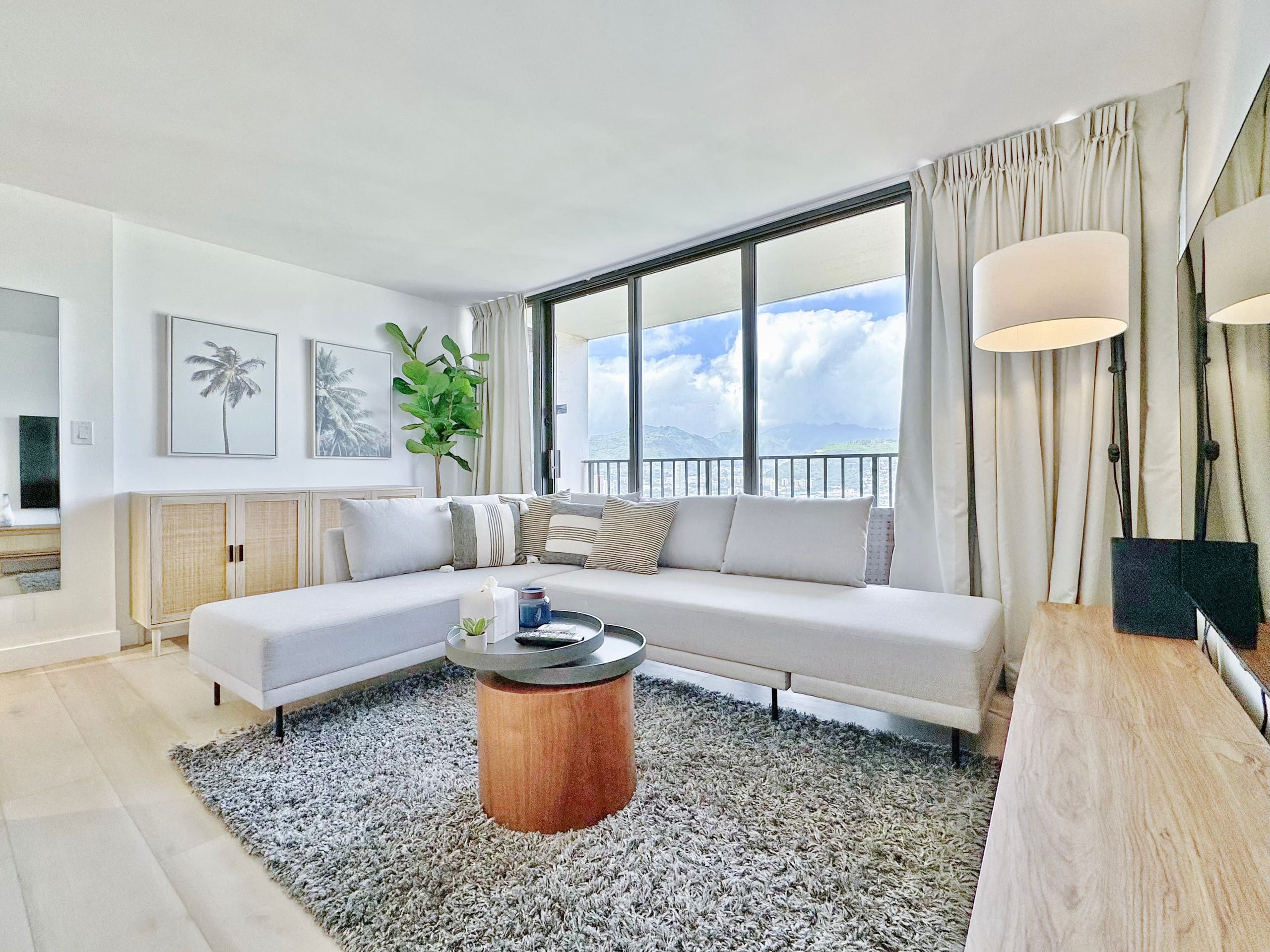 33FL-Renovated Elegant Waikiki 1BR+Free Parking - Image 9