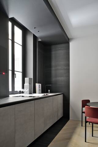 MMM – Luxury 2BR + Parking, 4P, Center of Lyon gallery image 3