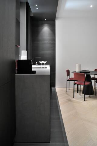 MMM – Luxury 2BR + Parking, 4P, Center of Lyon gallery image 4