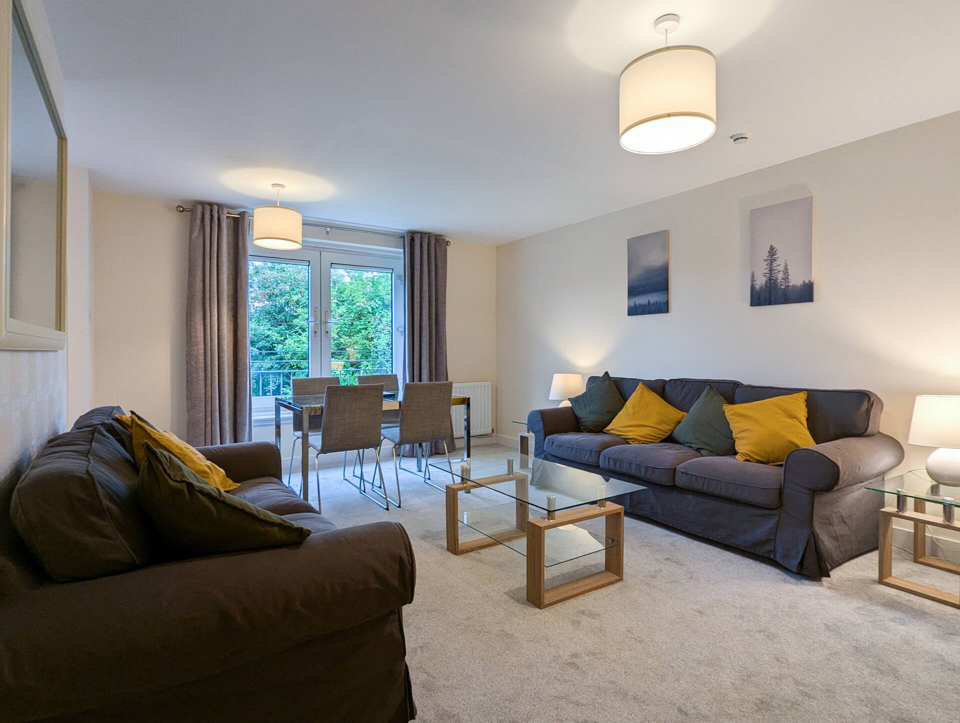 Modern Apt w/ Parking | Near Edinburgh
