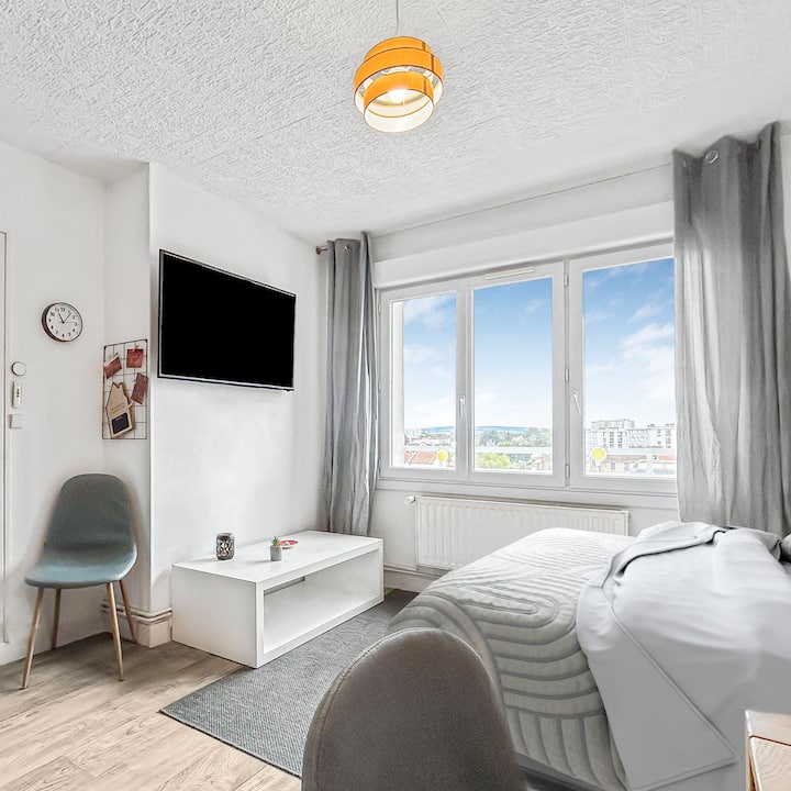 Séjour Confortable à 2 Pas Du Cœur De Reims. - Reims