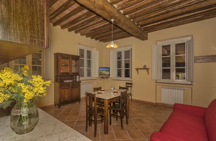 Divo 2+2 Wohnung Erste Etage Parkblick - Lucca
