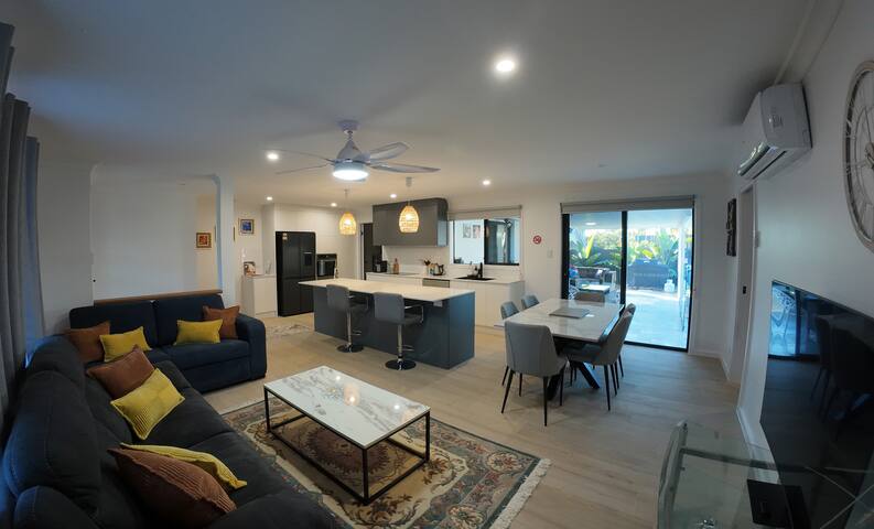 Resort Life for everyone + your pets. 4 BRMS gallery image 2