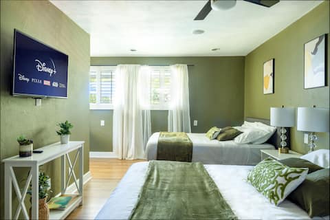 Heated Saltwater Pool 6min to Beach Tropical Oasis