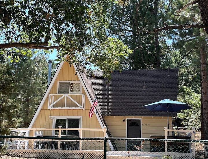Vintage A-frame | Large Yard | Arcade| Firepit - 빅베어레이크