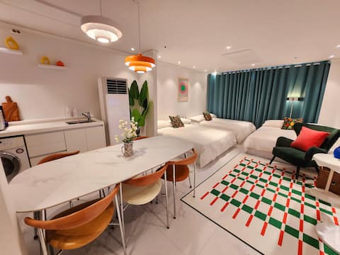 [New open] 1sec from hongdae sub&Netflix&Wifi V