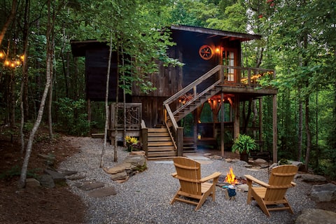 StellaVista Romantic Treehouse - Waterfall Feature